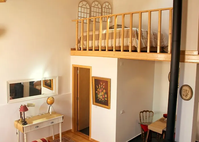 Bairro Alto House, By Timecooler